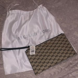 Michael Kors Wristlet - never used